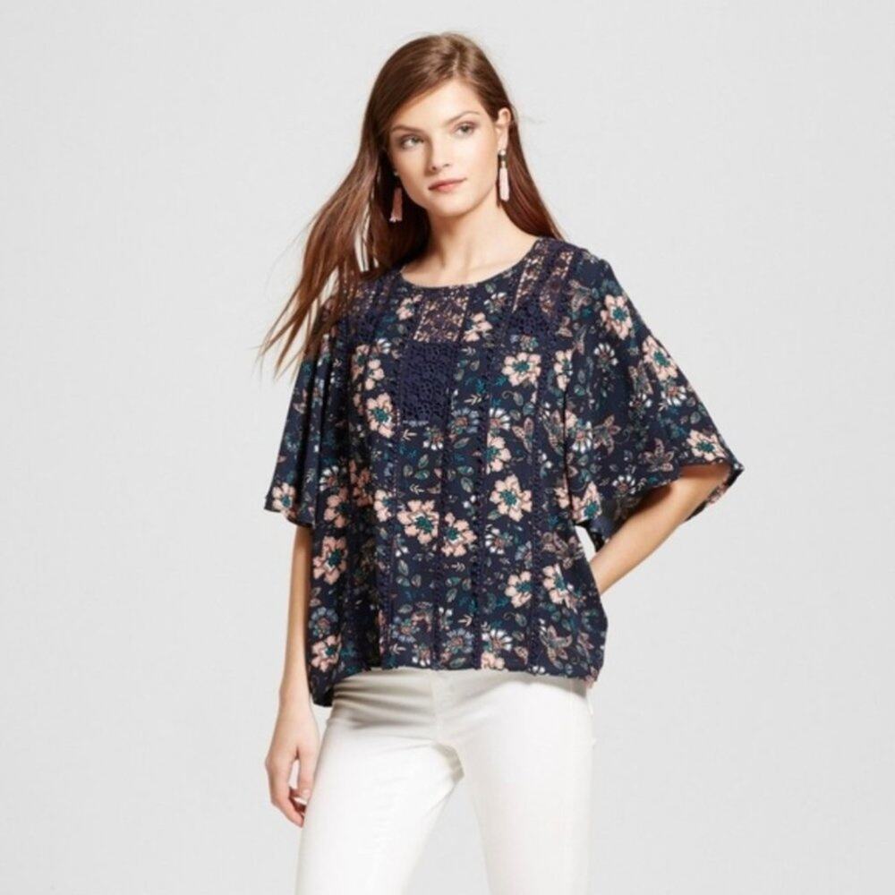 Knox‎ Rose Floral Flutter Sleeve Blouse Crochet